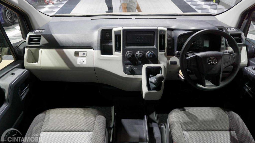 sewa toyota hiace lampung